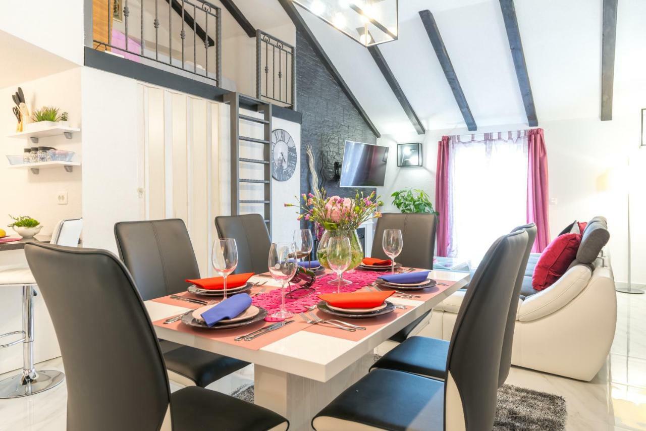 Tranquility And Nature In 4 Bedroom With Sea View Мокошиця Екстер'єр фото