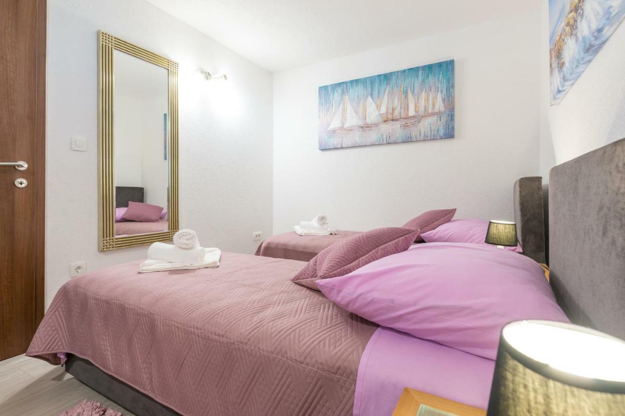 Tranquility And Nature In 4 Bedroom With Sea View Мокошиця Екстер'єр фото