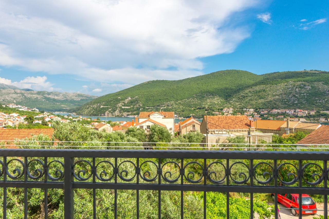 Tranquility And Nature In 4 Bedroom With Sea View Мокошиця Екстер'єр фото