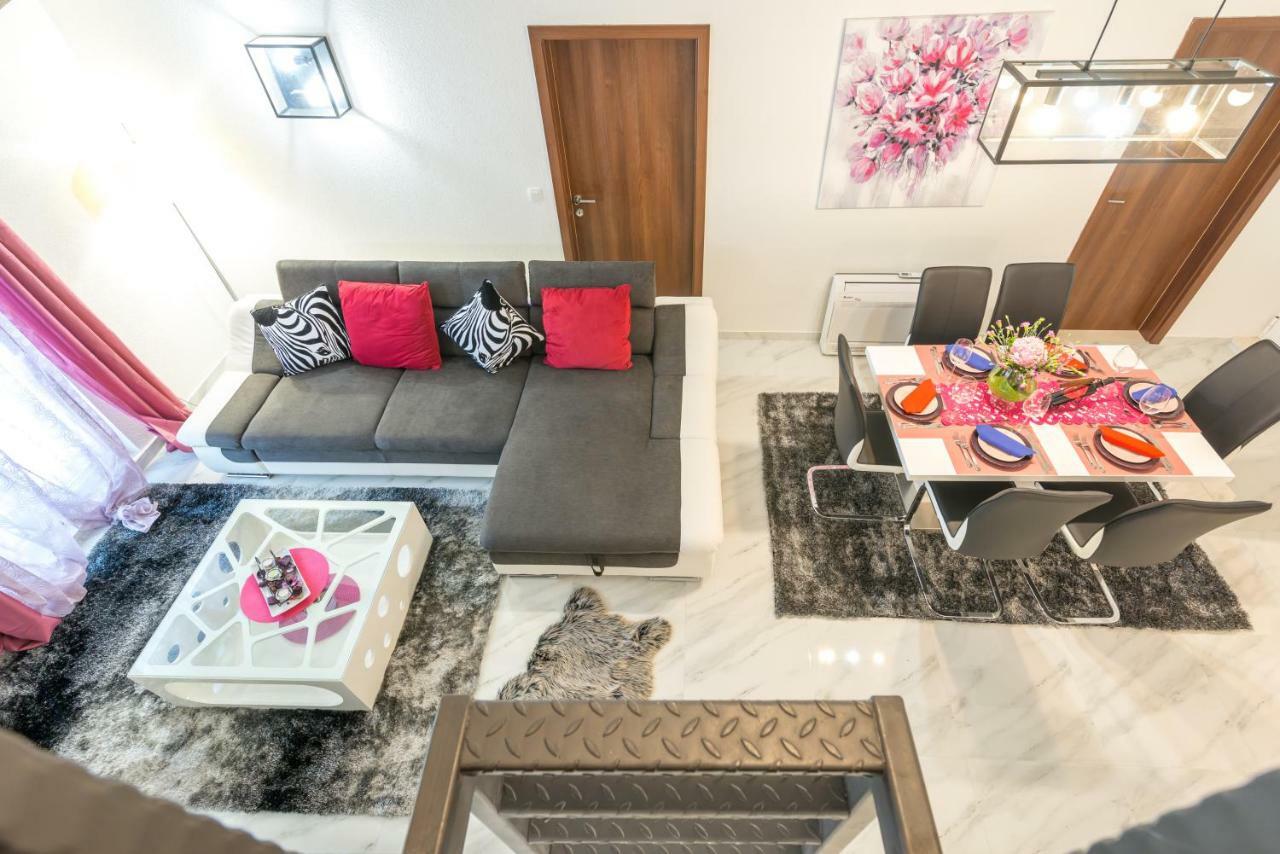 Tranquility And Nature In 4 Bedroom With Sea View Мокошиця Екстер'єр фото